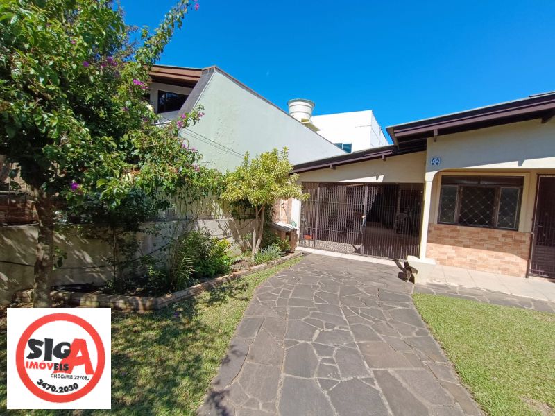 Casa com 3 quartos e 2 banheiros à venda no bairro Vila Parque Brasilia, Cachoeirinha