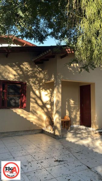 Casa com 3 quartos, 4 banheiros e 190m² à venda no bairro Chácara das Rosas, Cachoeirinha
