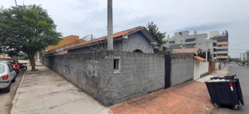 Casa para alugar no bairro Jardim Maua, Cachoeirinha