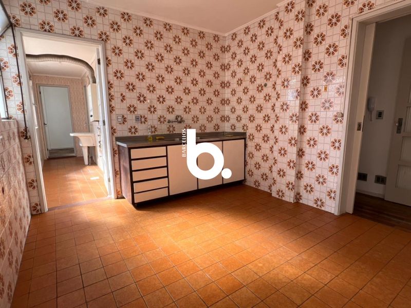 Apto com 3 quartos, 3 banheiros e 139m² para alugar no bairro Independencia, Porto Alegre