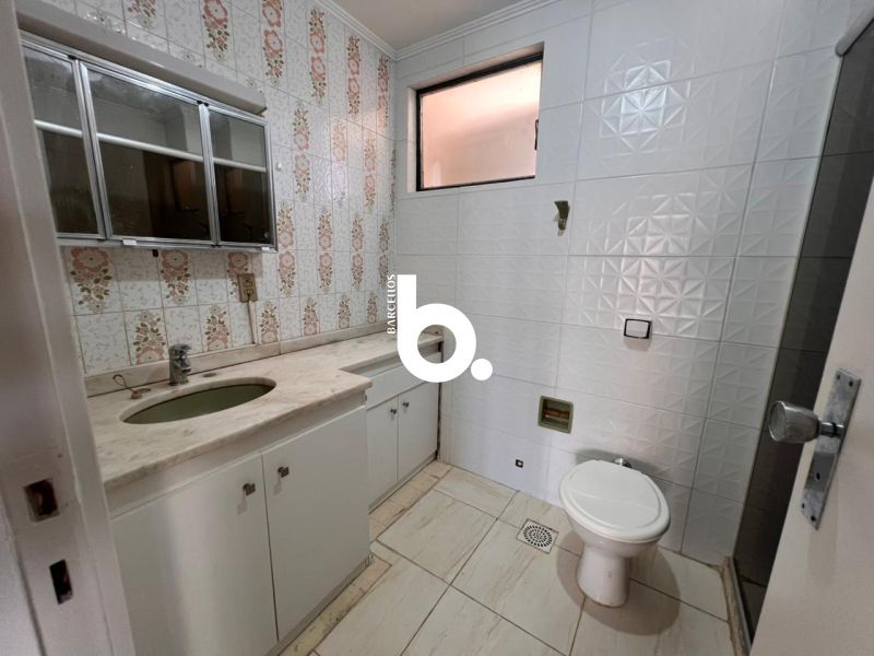 Apto com 3 quartos, 3 banheiros e 139m² para alugar no bairro Independencia, Porto Alegre