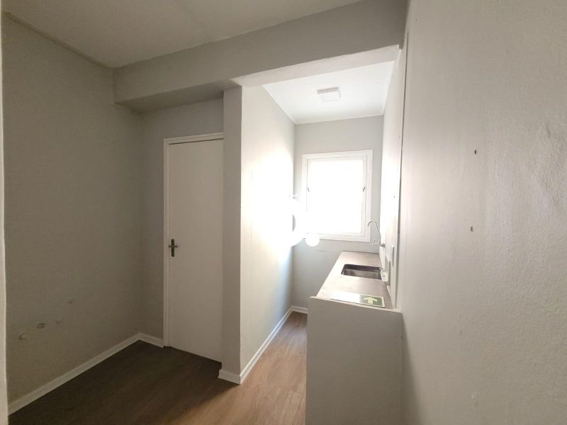 Loja reformada 100m² para alugar na Independência, POA