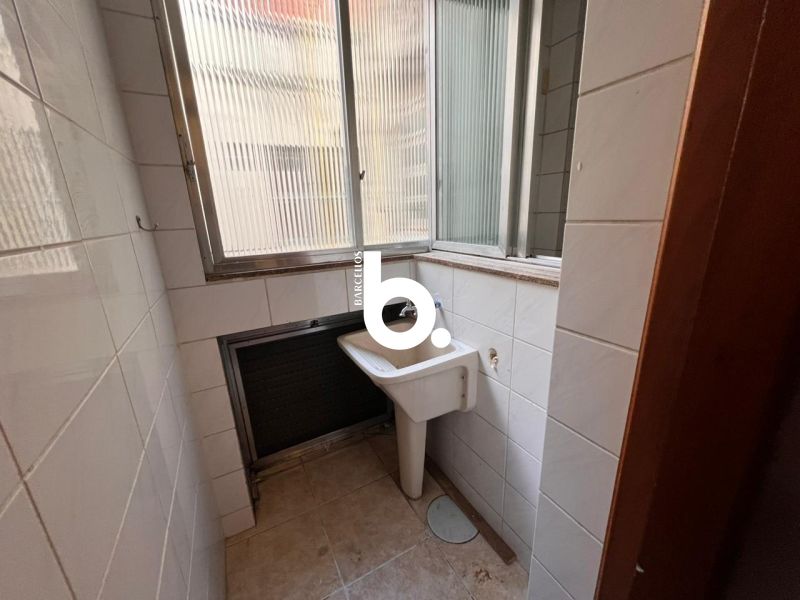 Apartamento de 2 dormitórios à venda no Centro Histórico de Porto Alegre.