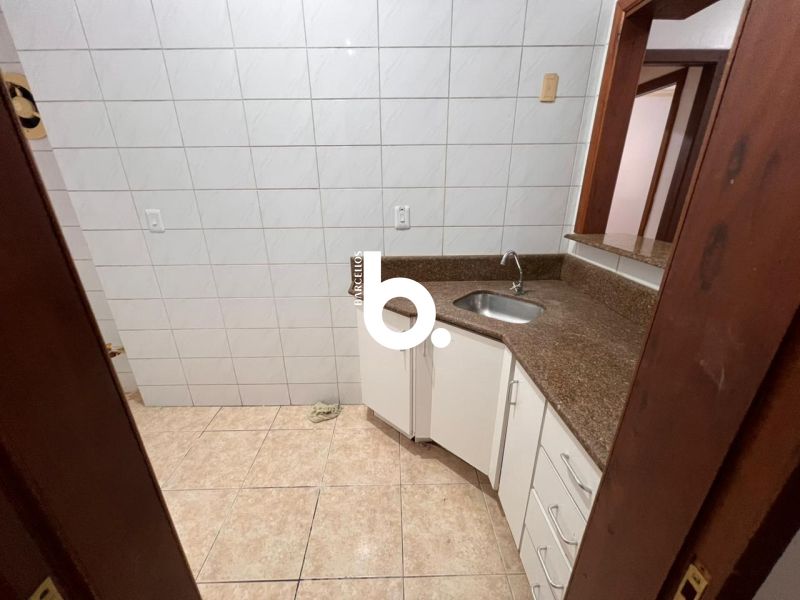Apartamento de 2 dormitórios à venda no Centro Histórico de Porto Alegre.