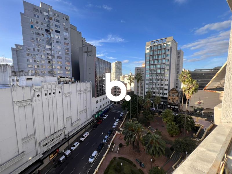 Apartamento de 2 dormitórios à venda no Centro Histórico de Porto Alegre.