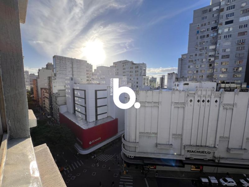 Apartamento de 2 dormitórios à venda no Centro Histórico de Porto Alegre.