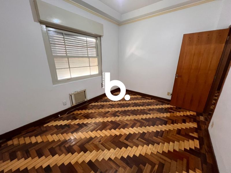 Apartamento de 2 dormitórios à venda no Centro Histórico de Porto Alegre.