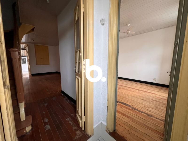 Casa para alugar em Floresta, Porto Alegre - 4 quartos