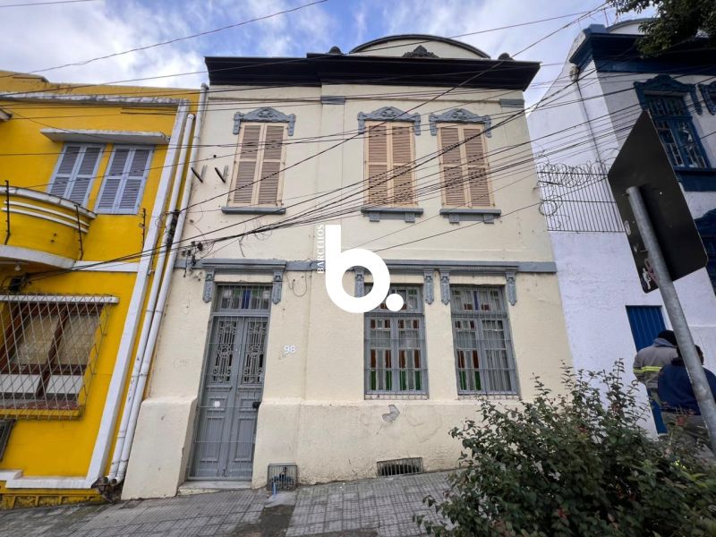 Casa para alugar em Floresta, Porto Alegre - 4 quartos