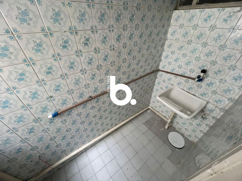APARTAMENTO DE FRENTE COM 2 DORMITÓRIOS NA AUXILIADORA, ENSOLARADO, AREJADO E COM EXCELENTE LOCALIZAÇÃO