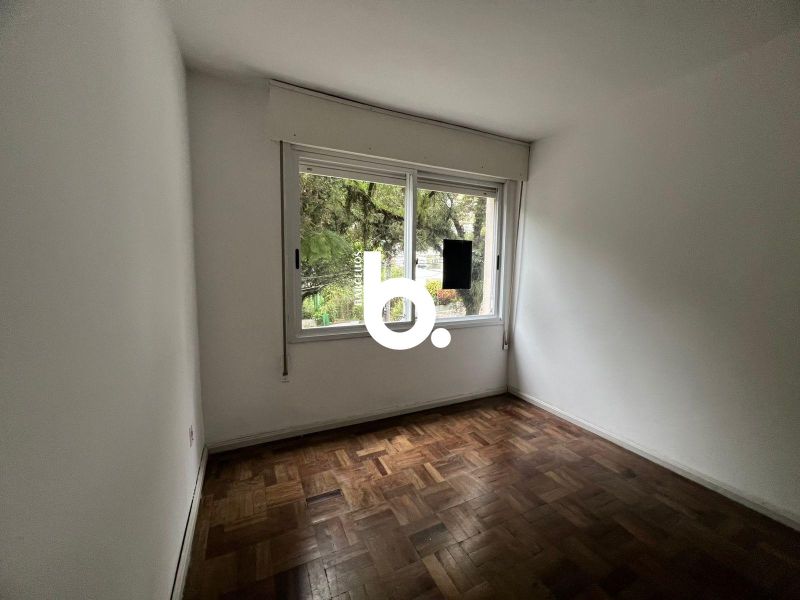 APARTAMENTO DE FRENTE COM 2 DORMITÓRIOS NA AUXILIADORA, ENSOLARADO, AREJADO E COM EXCELENTE LOCALIZAÇÃO