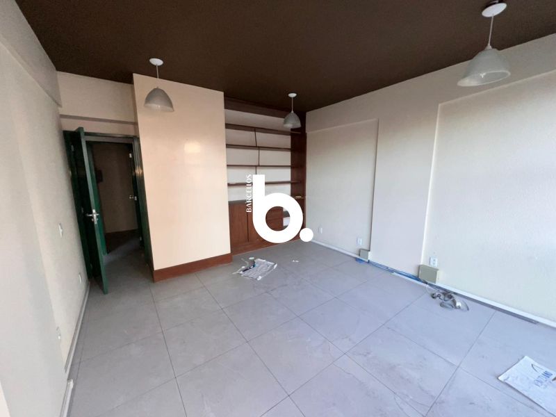 Sala para Locação no Centro Histórico de Porto Alegre com 2 Vagas
