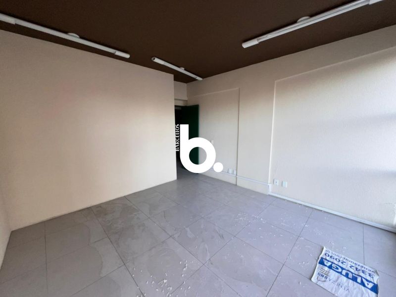 Sala para Locação no Centro Histórico de Porto Alegre com 2 Vagas