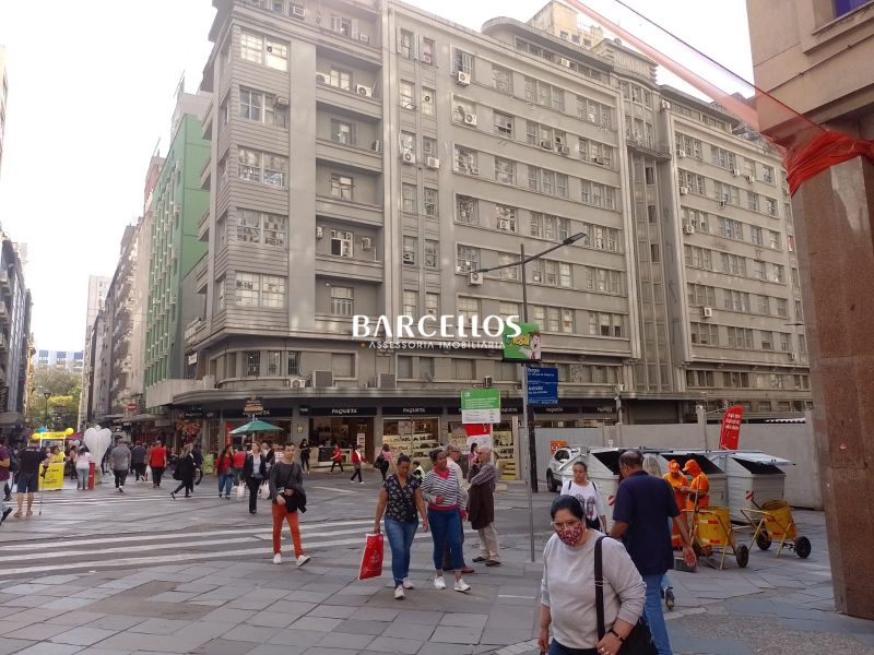 AMPLO CONJUNTO COMERCIAL NO CORAÇÃO DE PORTO ALEGRE!