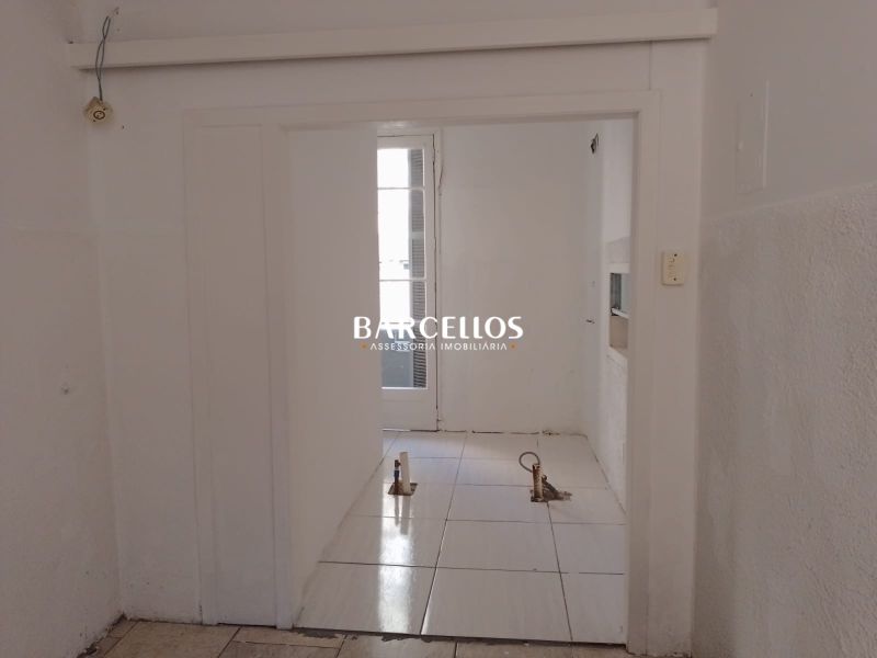 AMPLO CONJUNTO COMERCIAL NO CORAÇÃO DE PORTO ALEGRE!