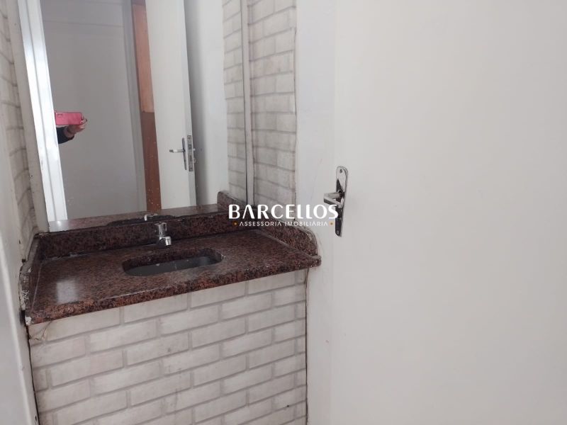 AMPLO CONJUNTO COMERCIAL NO CORAÇÃO DE PORTO ALEGRE!