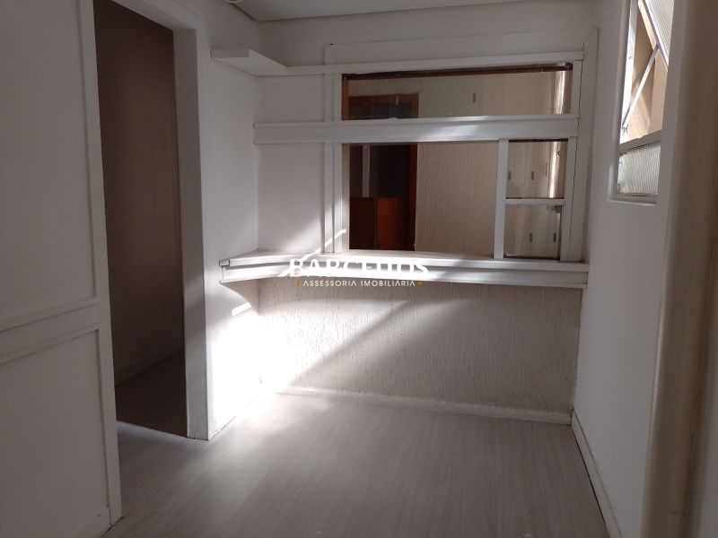 AMPLO CONJUNTO COMERCIAL NO CORAÇÃO DE PORTO ALEGRE!