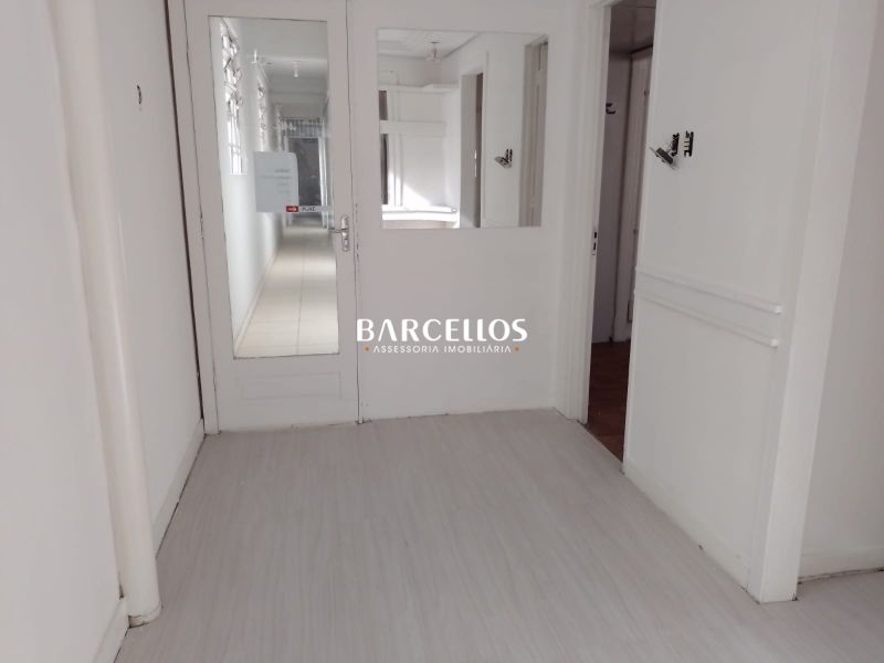 AMPLO CONJUNTO COMERCIAL NO CORAÇÃO DE PORTO ALEGRE!