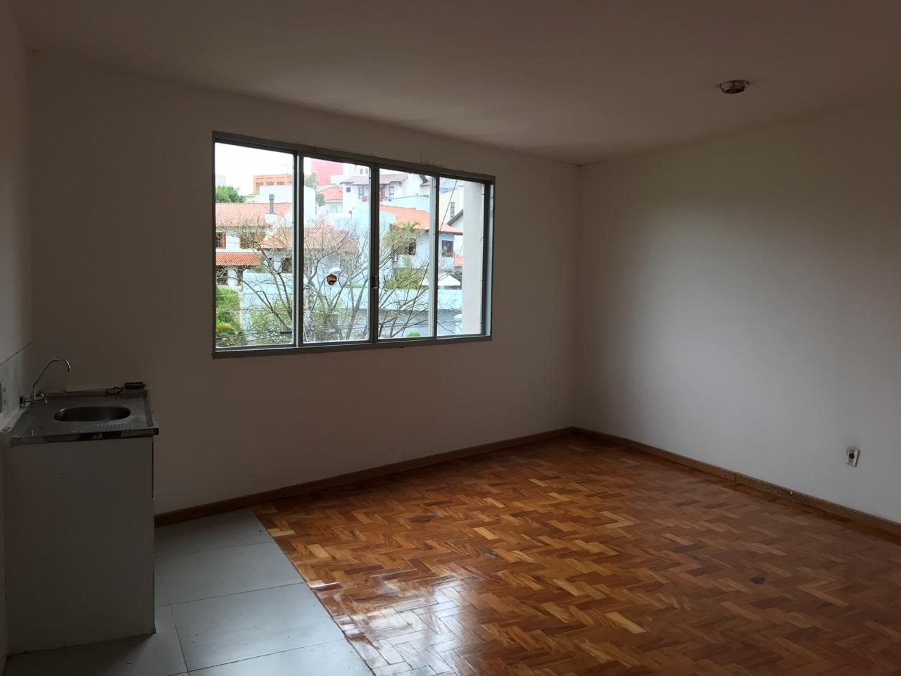 Apartamento estilo JK para locação no Chácara das Pedras
