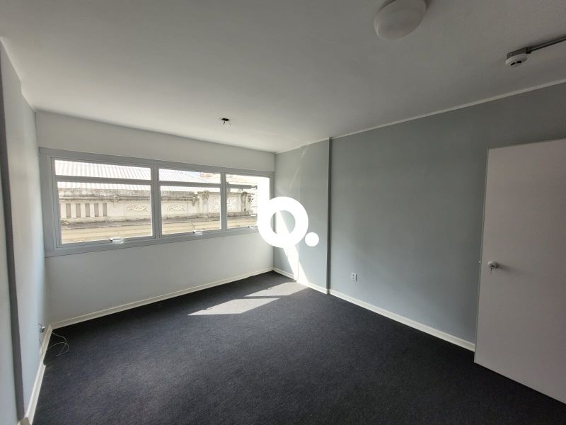 SALA COMERCIAL PREDIO ESQUINA COM A RUA DOS ANDRADAS