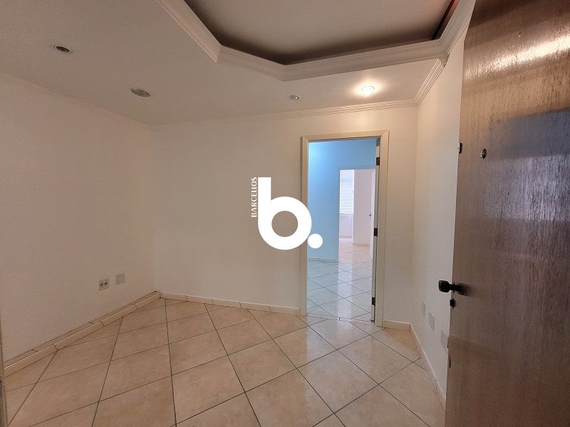 EXCLENTE CONJUNTO COMERCIAL