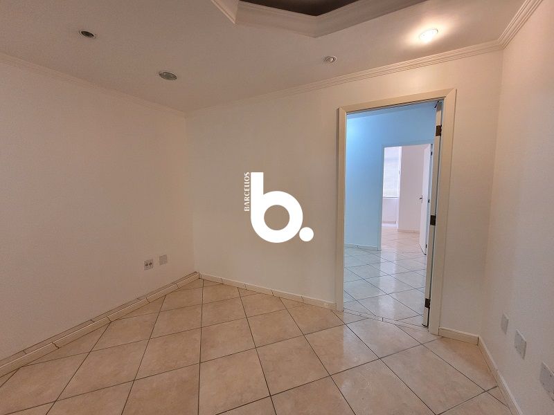 EXCLENTE CONJUNTO COMERCIAL