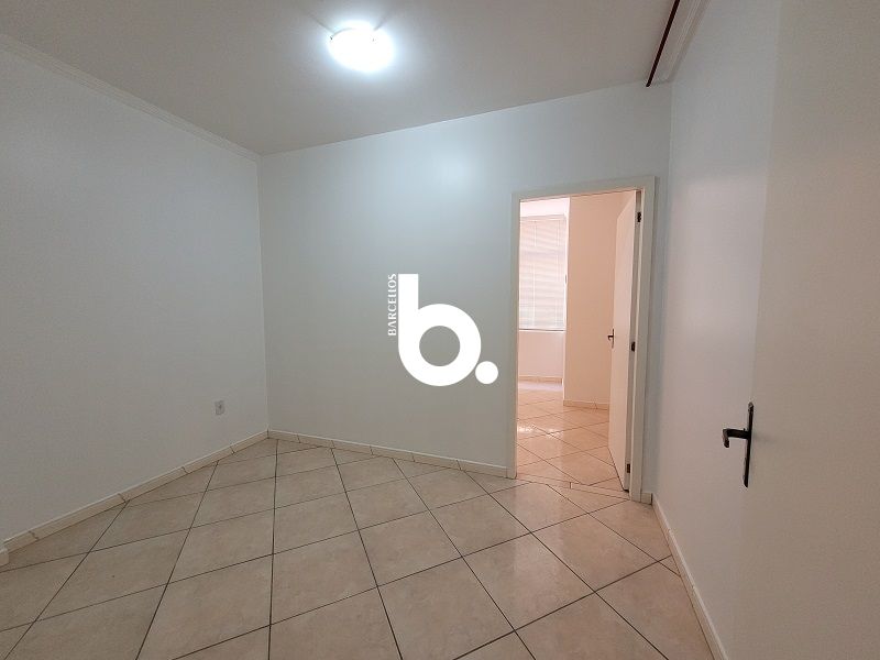 EXCLENTE CONJUNTO COMERCIAL