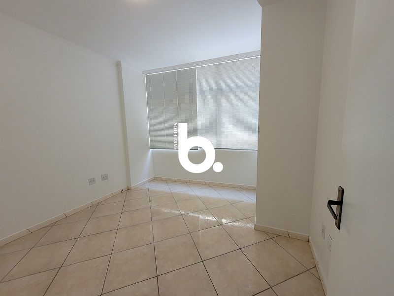 EXCLENTE CONJUNTO COMERCIAL