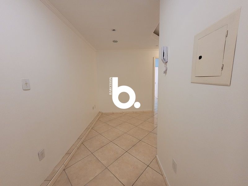 EXCLENTE CONJUNTO COMERCIAL