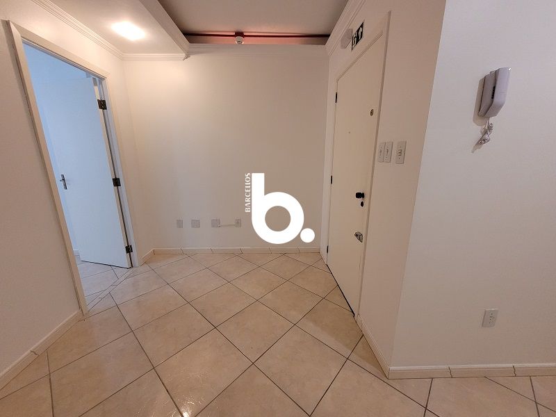 EXCLENTE CONJUNTO COMERCIAL