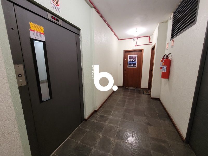 EXCLENTE CONJUNTO COMERCIAL