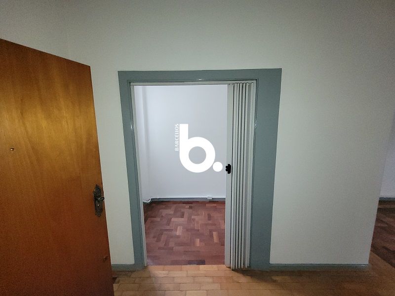 Amplo Conjunto Comercial no Centro Histórico de Porto Alegre - Localização Estratégica!