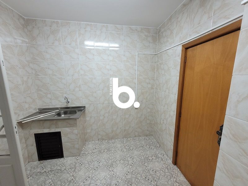 Ampla Sala Comercial para Locação com 90m² - Localização Privilegiada no Centro de Porto Alegre.