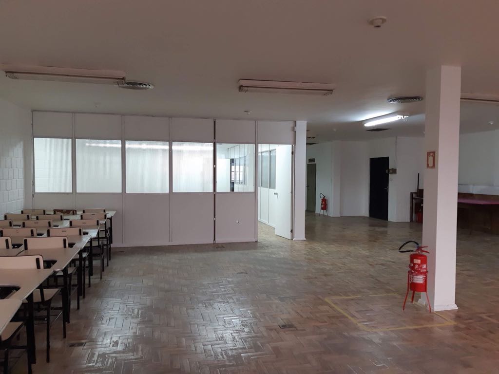 EXCELENTE CONJUNTO COMERCIAL COM VAGA DE ESTACIONAMENTO