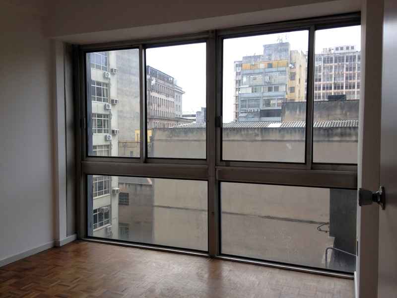 Conjunto com 1 banheiro e 55m² para alugar no bairro Centro Historico, Porto Alegre