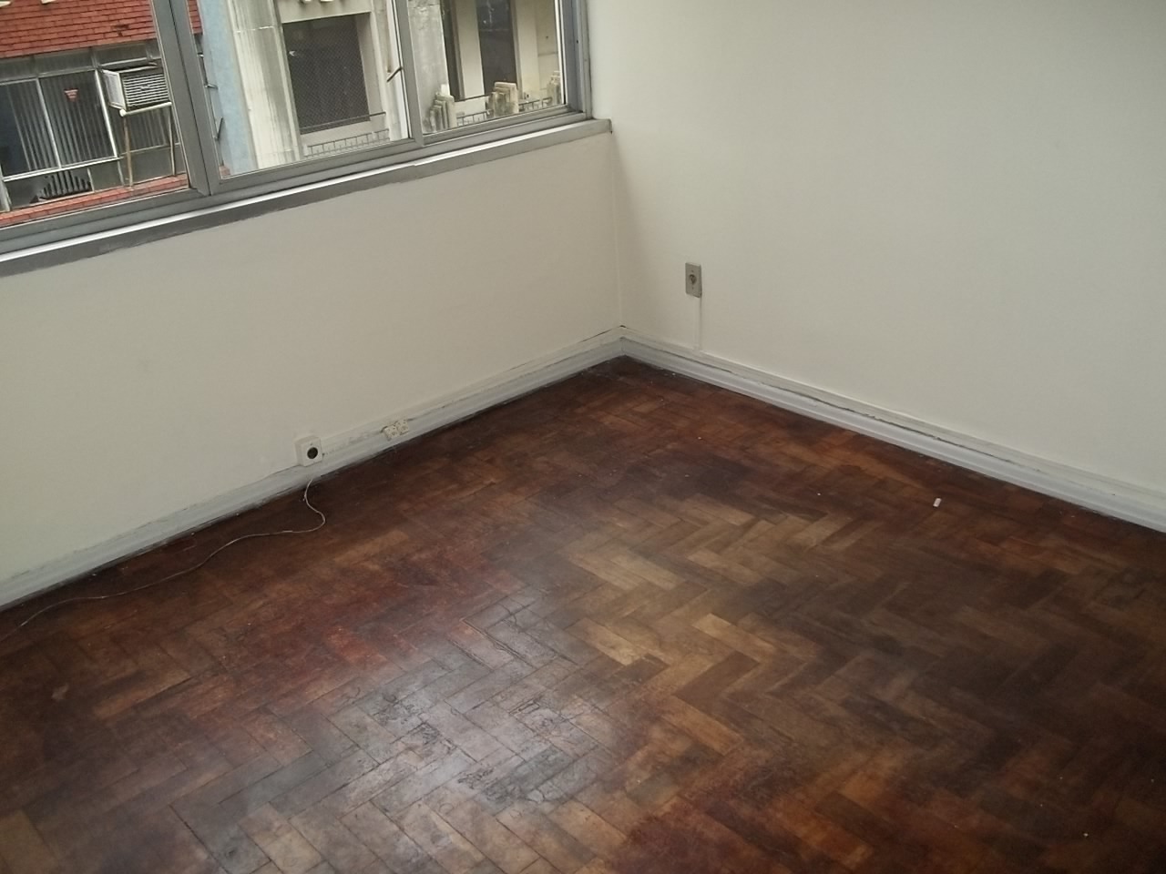 Conjunto com 1 banheiro e 60m² para alugar no bairro Centro Historico, Porto Alegre