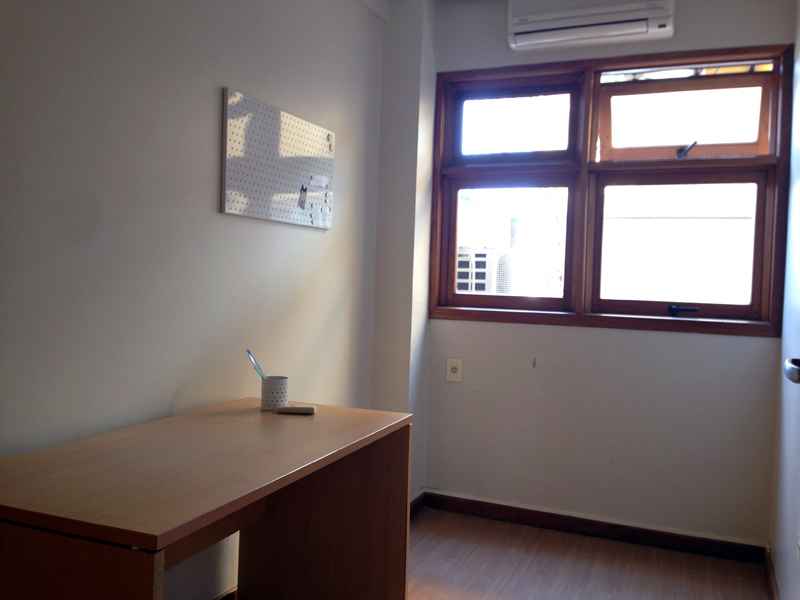 Conjunto com 40m² para alugar no bairro Rio Branco, Porto Alegre