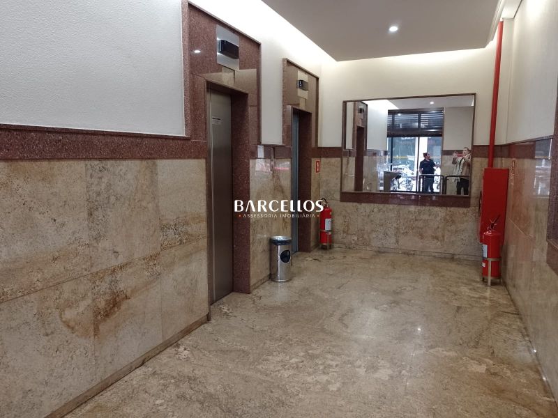Conjunto com 2 banheiros e 113m² para alugar no bairro Centro Historico, Porto Alegre