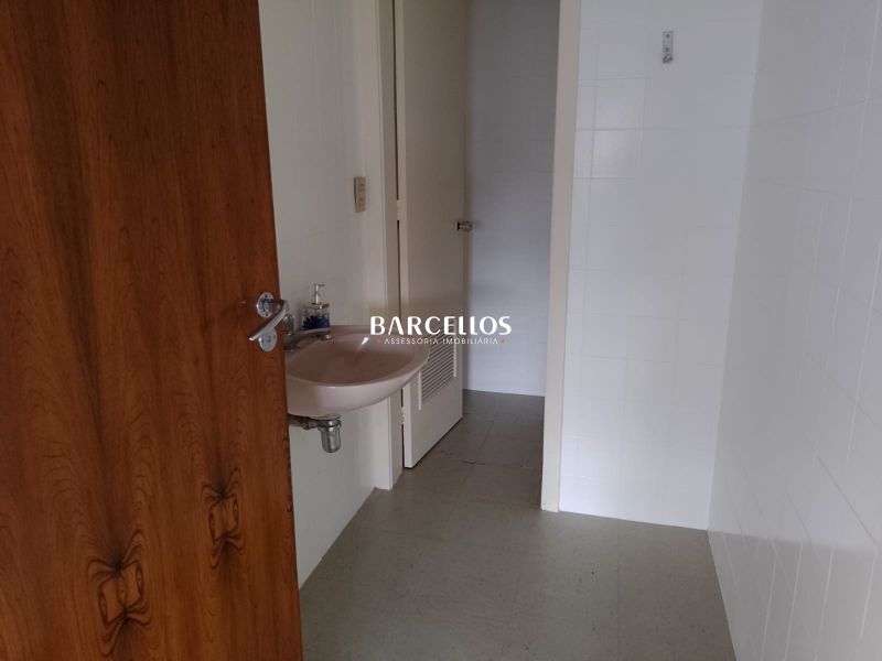 Conjunto com 2 banheiros e 113m² para alugar no bairro Centro Historico, Porto Alegre