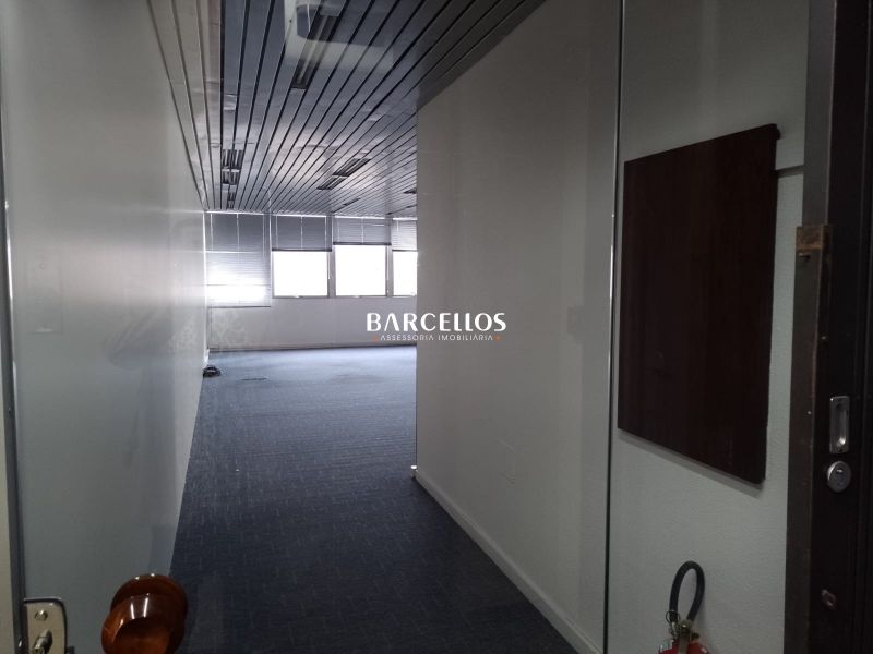 Conjunto com 2 banheiros e 113m² para alugar no bairro Centro Historico, Porto Alegre