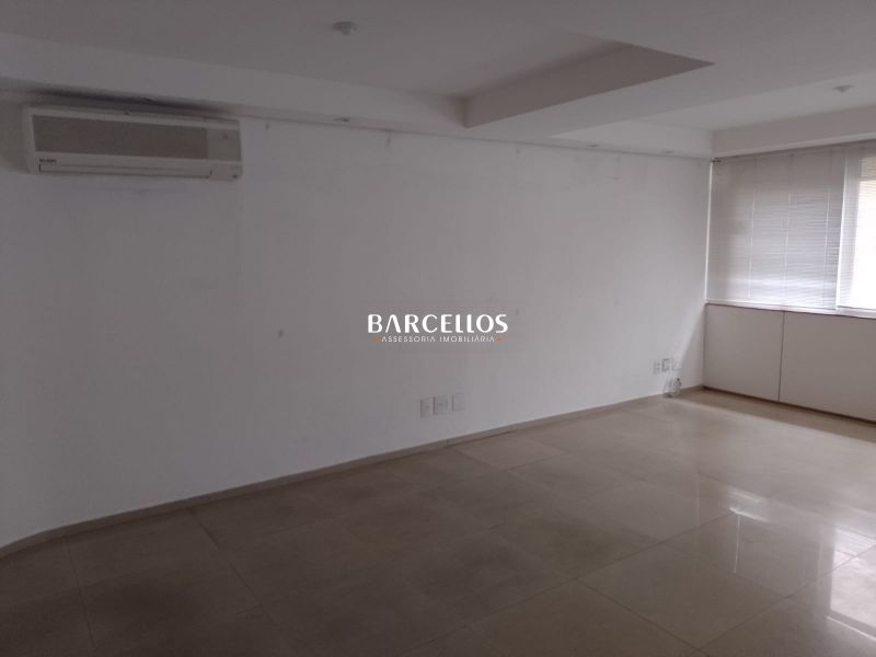EXCELENTE SALA COMERCIAL PROXIMO AO HOSP.MOINHOS DE VENTO!