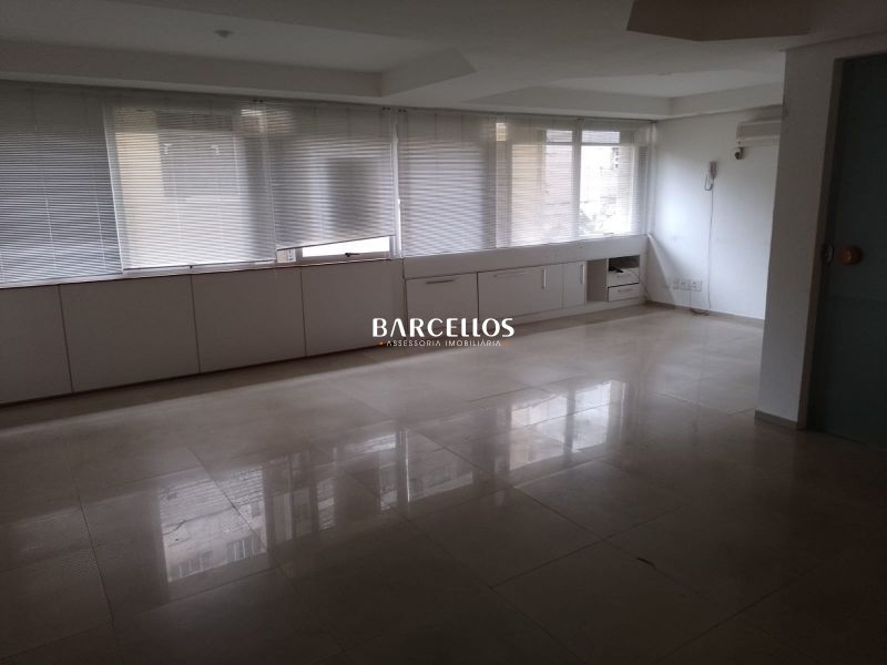 EXCELENTE SALA COMERCIAL PROXIMO AO HOSP.MOINHOS DE VENTO!