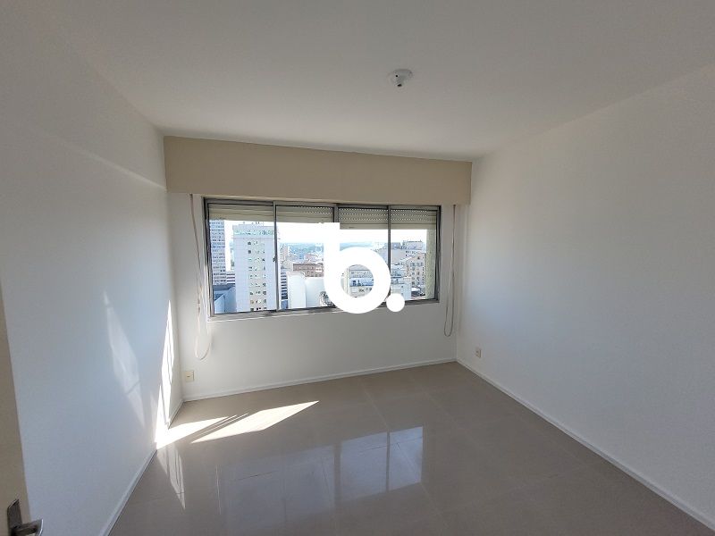 Apto com 2 quartos, 1 banheiro e 60m² à venda no bairro Centro, Porto Alegre