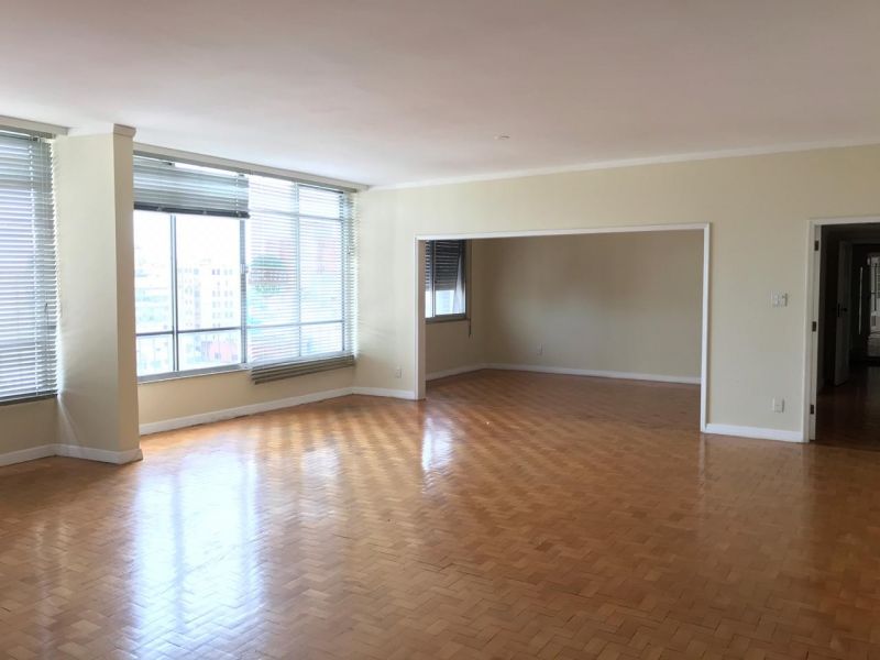 Box com 10m² para alugar no bairro Centro, Porto Alegre