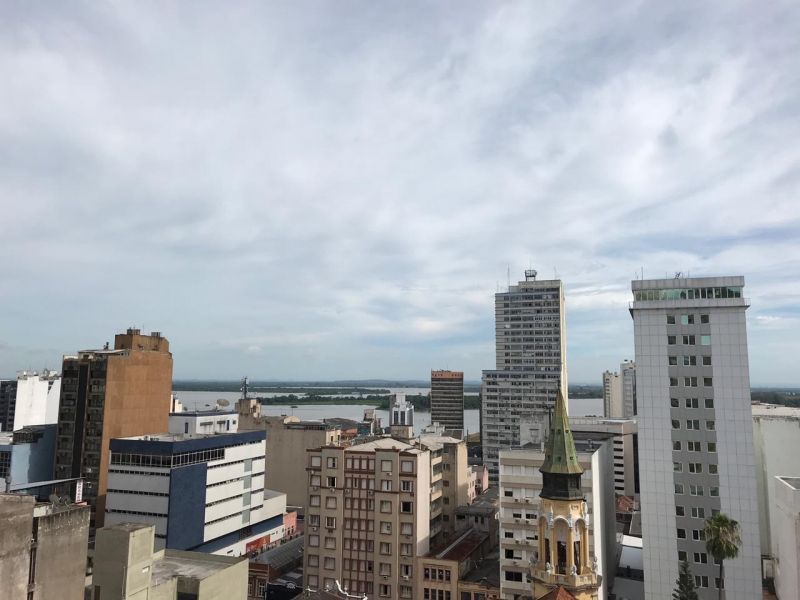 Box com 10m² para alugar no bairro Centro, Porto Alegre