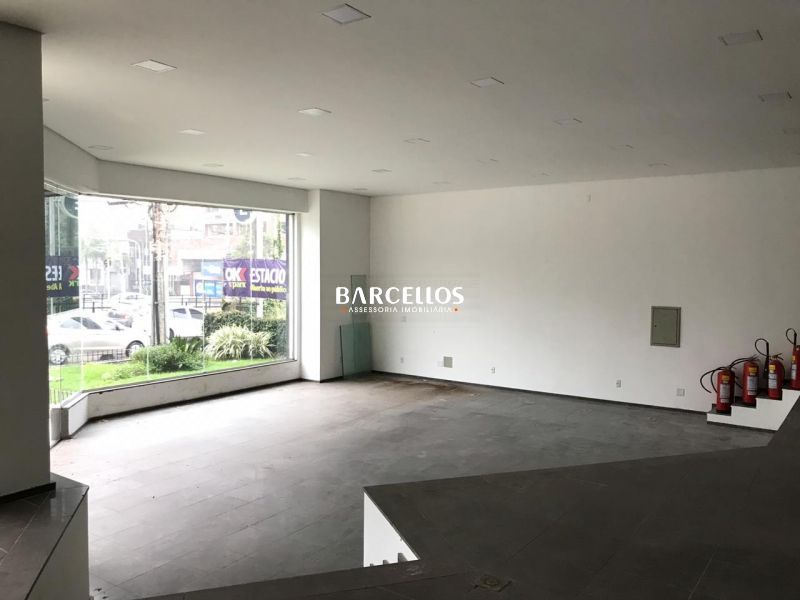 Loja com 2 banheiros e 400m² para alugar no bairro Boa Vista, Porto Alegre