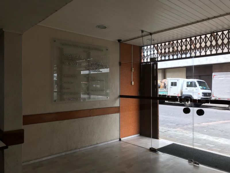 Conjunto com 1 banheiro e 52m² para alugar no bairro Centro Historico, Porto Alegre