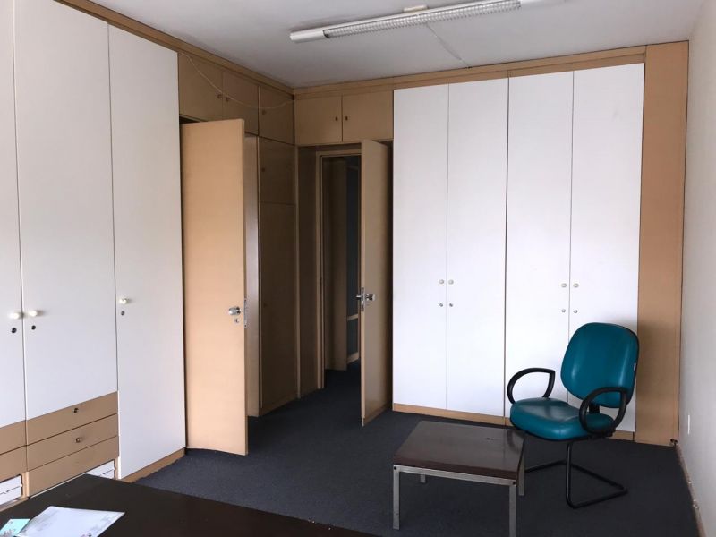 Conjunto com 1 banheiro e 52m² para alugar no bairro Centro Historico, Porto Alegre
