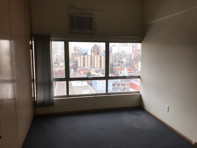 Conjunto com 1 banheiro e 52m² para alugar no bairro Centro Historico, Porto Alegre
