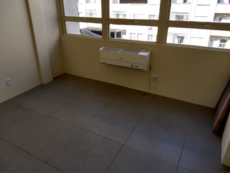 Sala com 1 banheiro e 54m² para alugar no bairro Centro Historico, Porto Alegre